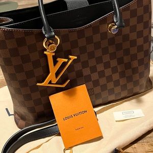 LV Riverside! Amazing condition, no flaws